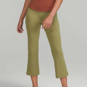 Women Lululemon Groove Super-High-Rise Crop 23" Bronze Green Size 10